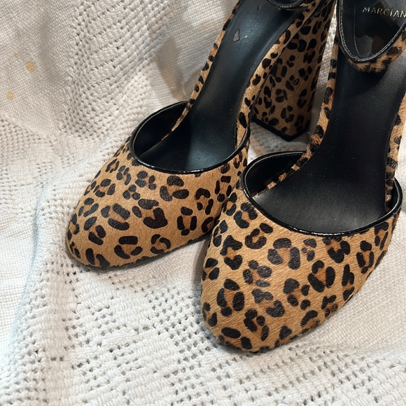 MARCIANO ANIMAL PRINT PUMPS - Picture 2 of 12